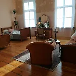 Palac Paprotno * Karnice