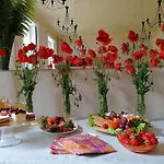 Palac Paprotno * Karnice