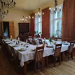 Palac Paprotno 아파트