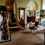 Palac Paprotno Karnice