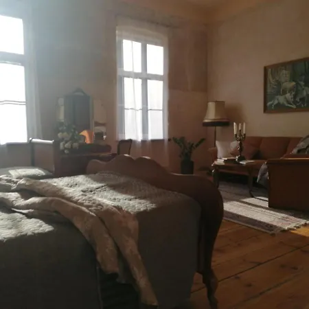 Palac Paprotno Apartment *