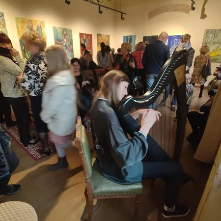 Palac Paprotno Karnice