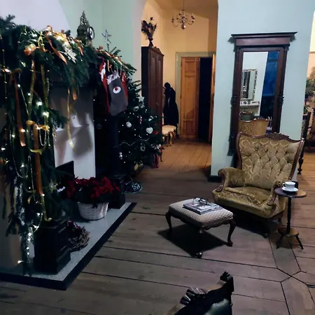 Palac Paprotno Karnice