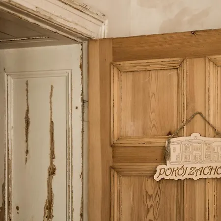 Palac Paprotno Apartment *