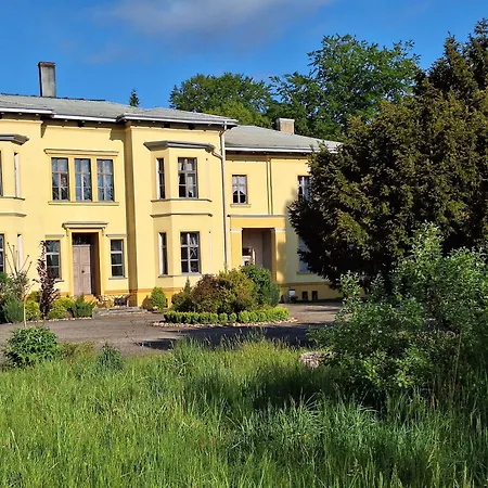 Palac Paprotno Karnice