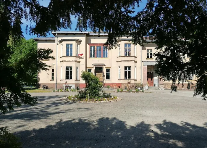 Palac Paprotno Apartamento Karnice