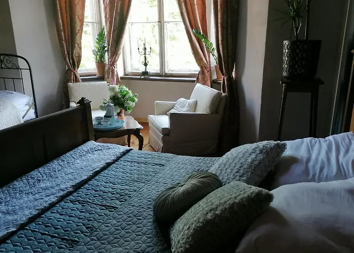 Palac Paprotno Apartamento Karnice