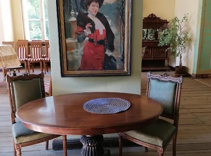 Palac Paprotno Karnice