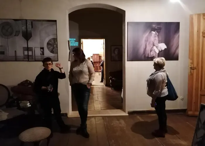 Palac Paprotno Apartamento Karnice