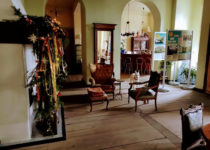 Palac Paprotno Karnice