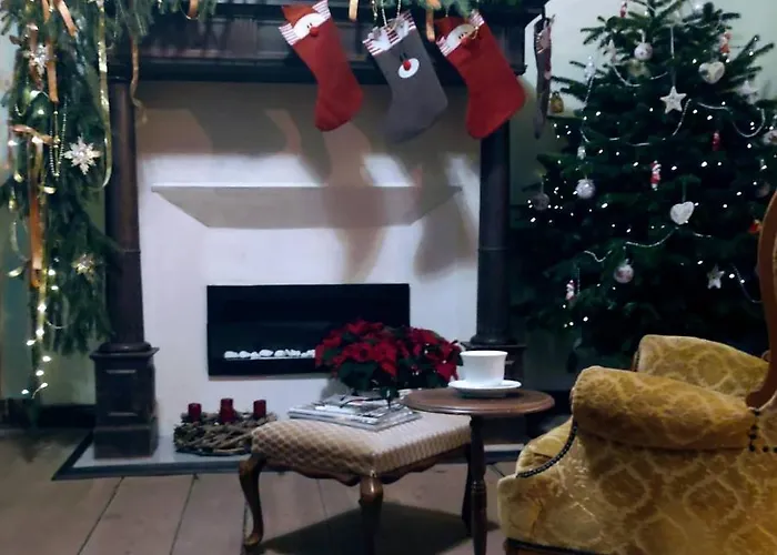 Palac Paprotno * Karnice