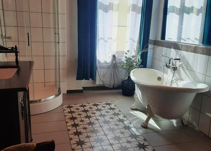 Palac Paprotno Apartamento *